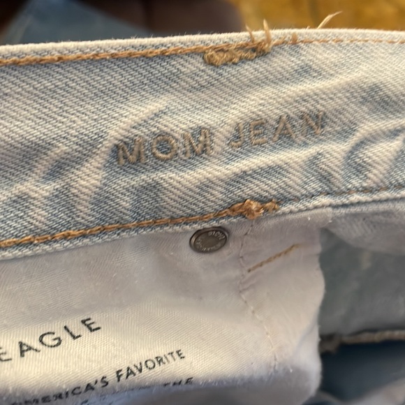 Light Wash American Eagle Distressed Mom Jean - Picture 12 of 12
